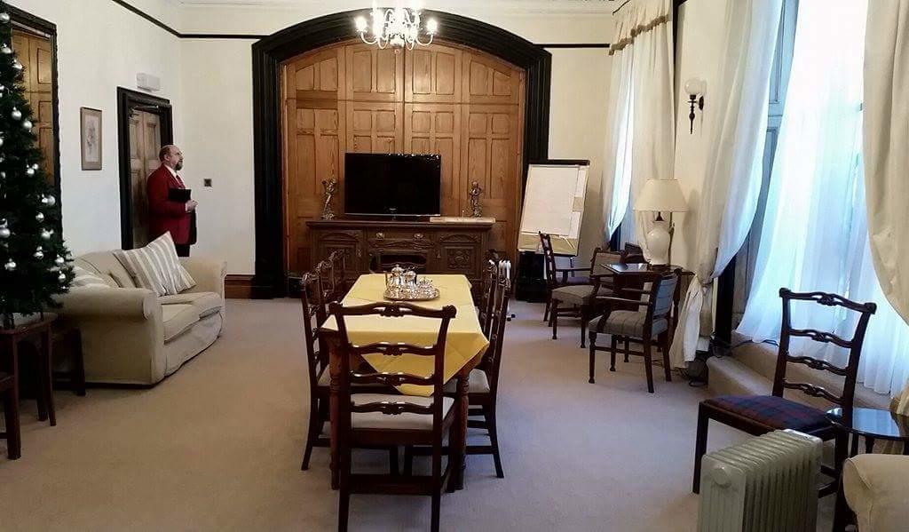 The Royal Hotel Tain Bagian luar foto
