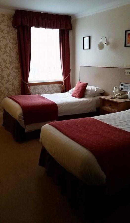 The Royal Hotel Tain Bagian luar foto
