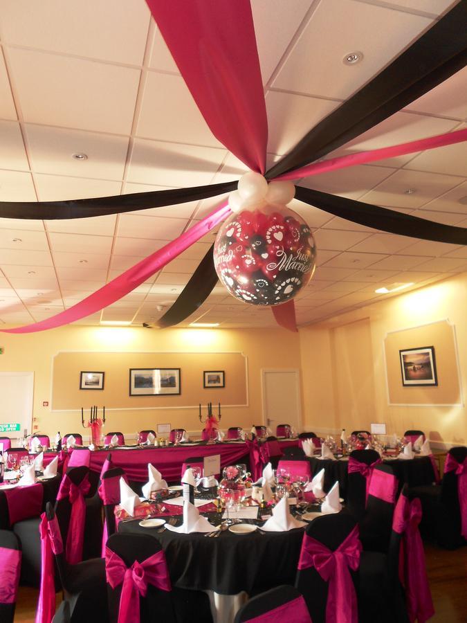 The Royal Hotel Tain Bagian luar foto
